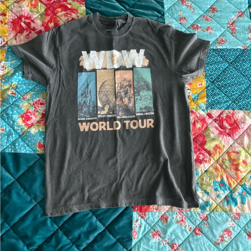 ⭐️ SALE ⭐️ COMFORT COLORS Disney Tee